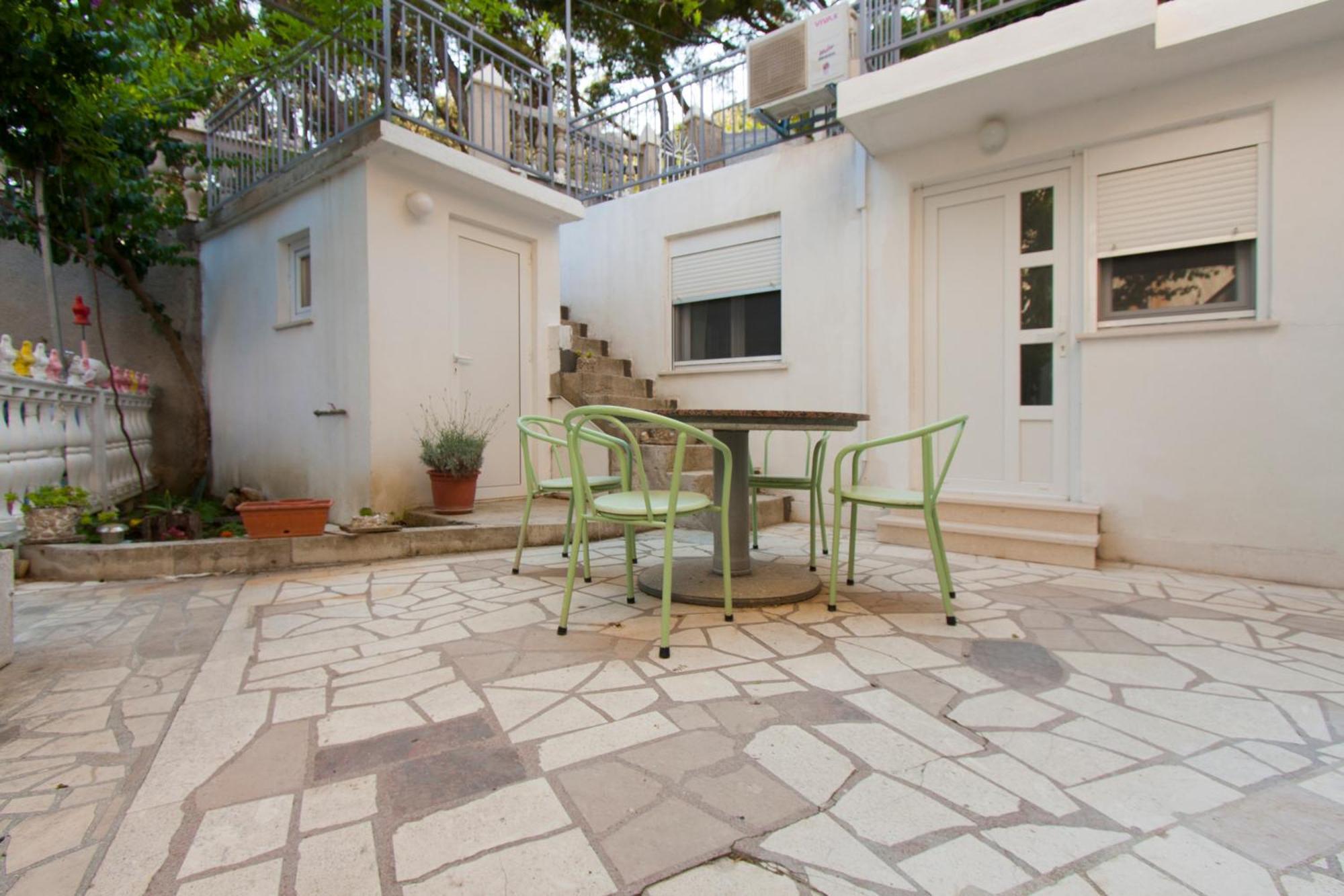 Apartment Mikulic Duće Стая снимка